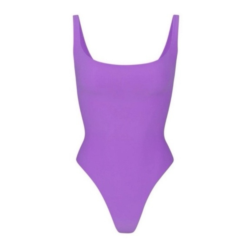 Skims Fits Everybody Squareneck Bodysuit